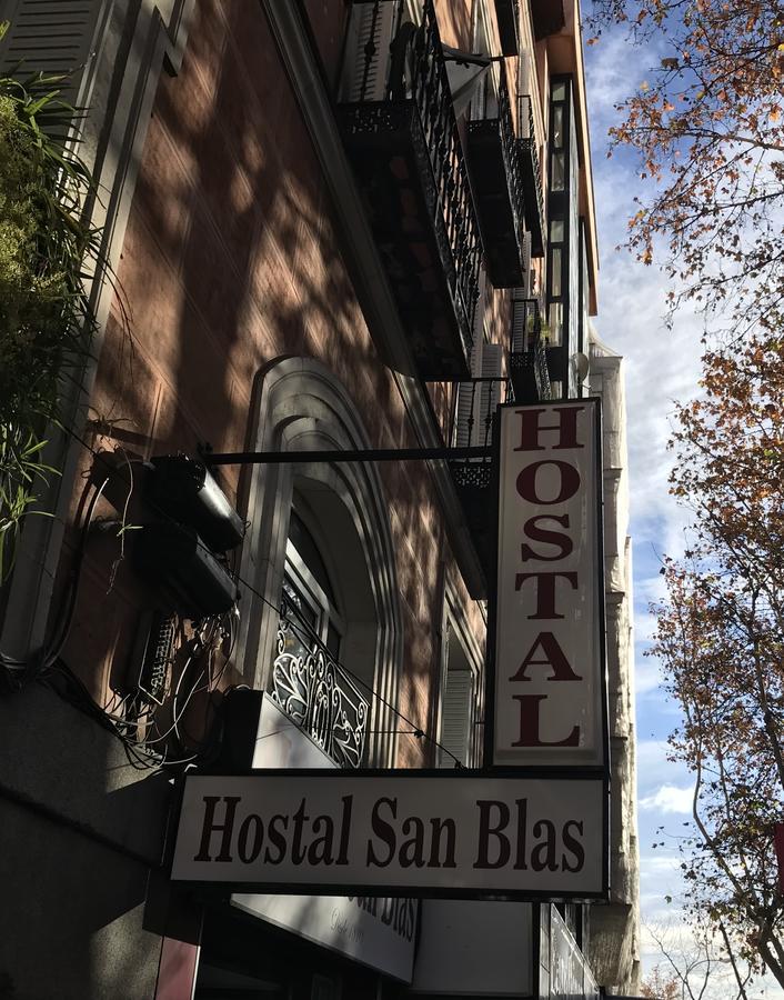 Hostal San Blas Madrid Buitenkant foto